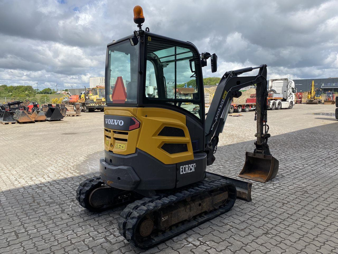 Volvo ECR25 - Minigraafmachine: afbeelding 4 Volvo ECR25 - Minigraafmachine: afbeelding 4