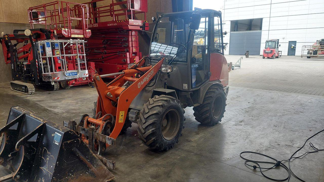 Weycor AR320 Cab - Kniklader: afbeelding 1 Weycor AR320 Cab - Kniklader: afbeelding 1