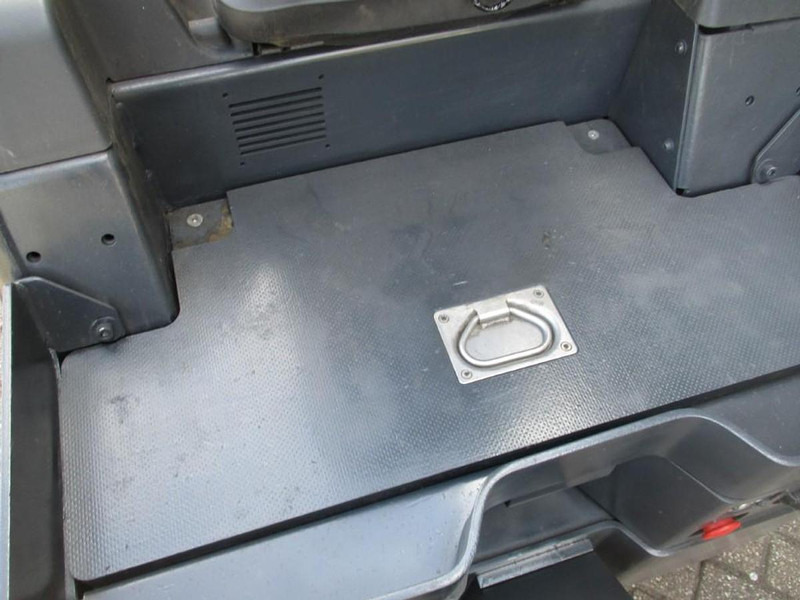 Linde P 60 - Elektrische trekker: afbeelding 4 Linde P 60 - Elektrische trekker: afbeelding 4