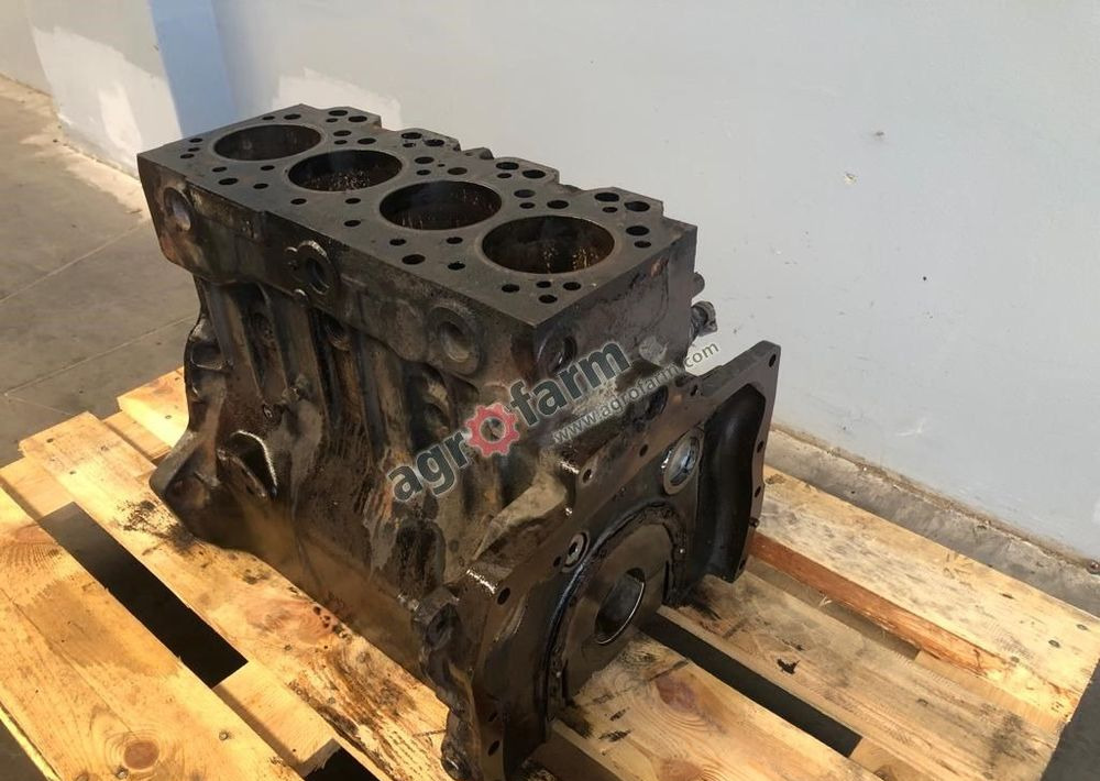 BLOK SILNIKA MASSEY FERGUSON 390 - Motor voor Vrachtwagen: afbeelding 1 BLOK SILNIKA MASSEY FERGUSON 390 - Motor voor Vrachtwagen: afbeelding 1