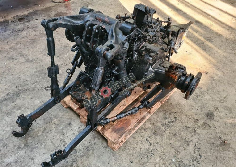Skrzynia biegów, most tylny John Deere 5080M - Versnellingsbak: afbeelding 3 Skrzynia biegów, most tylny John Deere 5080M - Versnellingsbak: afbeelding 3