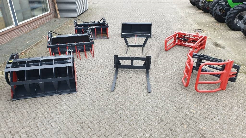 Inter-Tech Grondbak, Mestgreep, Pelikaanbak, Ronde, Vierkante - Aanbouwdeel voor Landbouwmachine: afbeelding 1 Inter-Tech Grondbak, Mestgreep, Pelikaanbak, Ronde, Vierkante - Aanbouwdeel voor Landbouwmachine: afbeelding 1