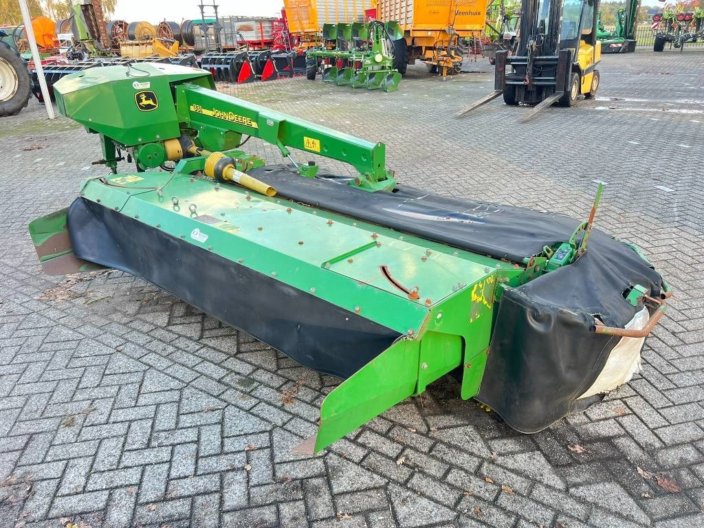 John Deere 331 maaier - Maaimachine: afbeelding 4 John Deere 331 maaier - Maaimachine: afbeelding 4