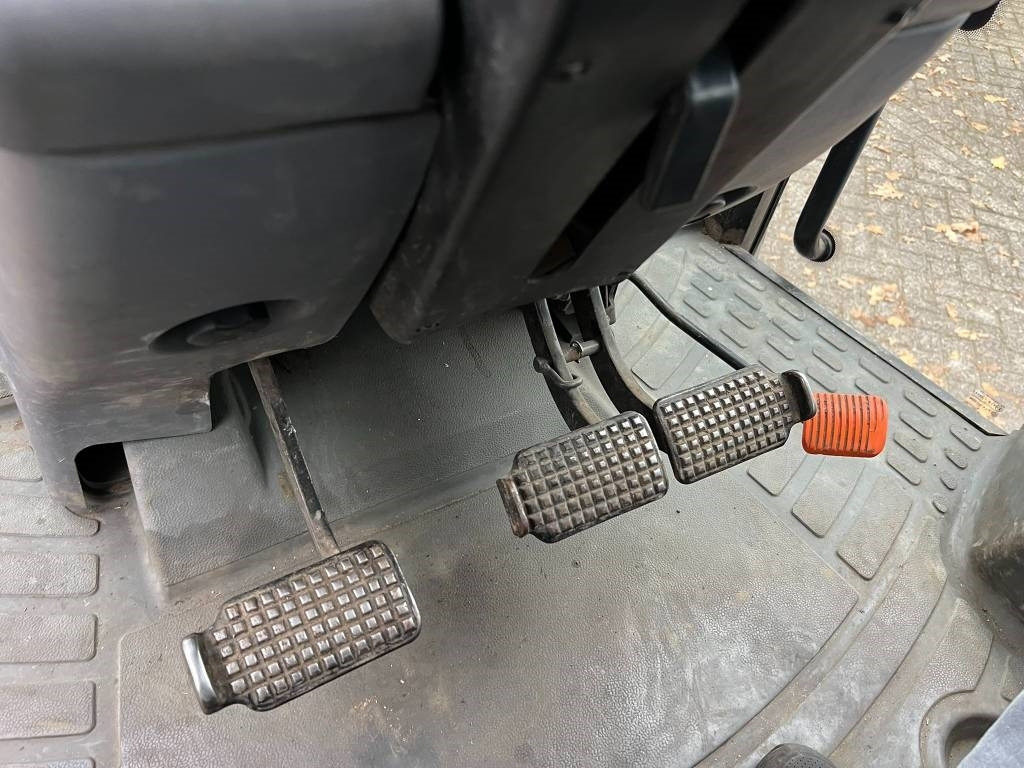 Tractor New Holland TL 90 trekker: afbeelding 13 Tractor New Holland TL 90 trekker: afbeelding 13