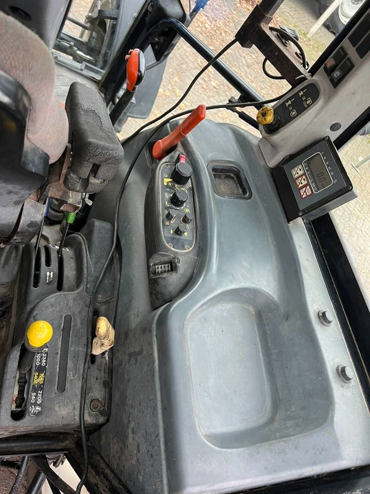 Tractor New Holland TL 90 trekker: afbeelding 9 Tractor New Holland TL 90 trekker: afbeelding 9