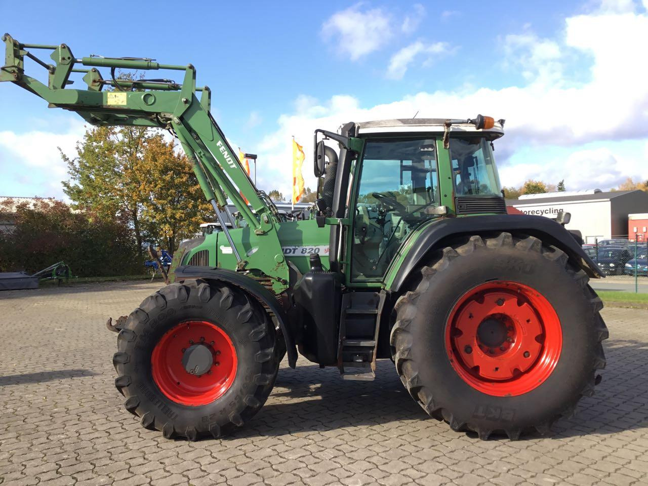 Fendt 820 Vario - Tractor: afbeelding 1 Fendt 820 Vario - Tractor: afbeelding 1
