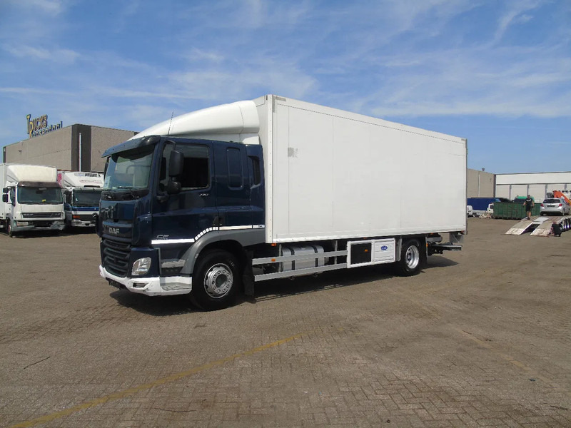 DAF CF 220 + CARRIER + EURO 6 + LIFT - Koelwagen vrachtwagen: afbeelding 2 DAF CF 220 + CARRIER + EURO 6 + LIFT - Koelwagen vrachtwagen: afbeelding 2