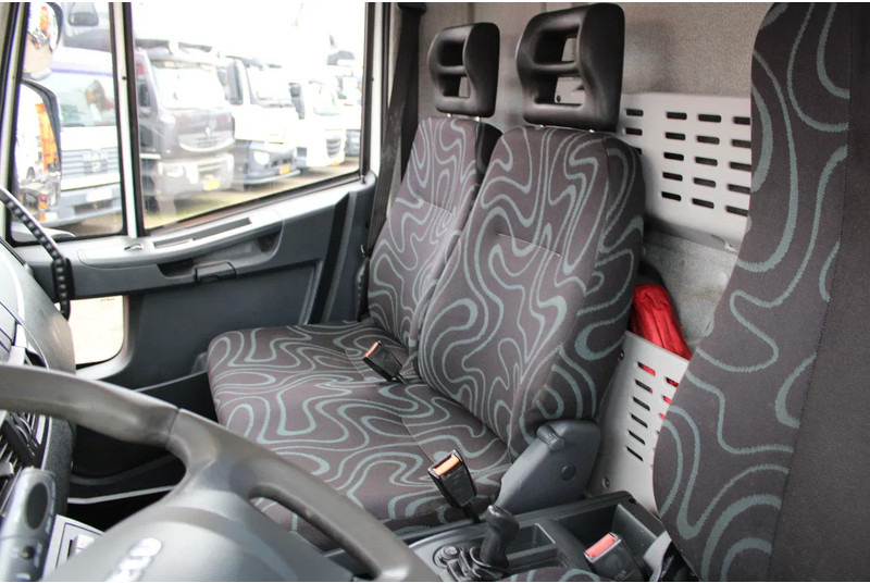 Bakwagen Iveco Eurocargo 160e25 + lift + euro 6: afbeelding 8 Bakwagen Iveco Eurocargo 160e25 + lift + euro 6: afbeelding 8