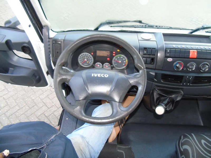 Iveco Eurocargo 80E18 + 3 SEATS - Bakwagen: afbeelding 4 Iveco Eurocargo 80E18 + 3 SEATS - Bakwagen: afbeelding 4