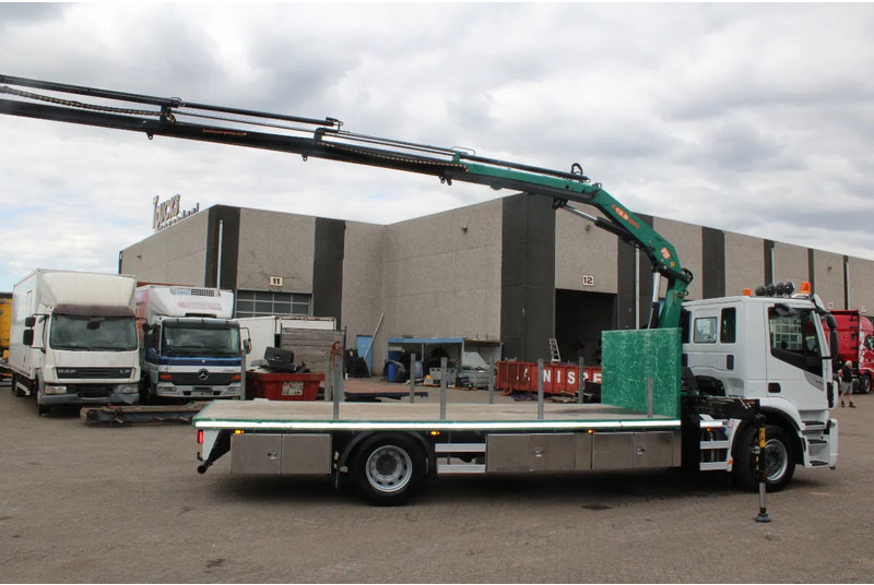 Iveco Stralis 400 + PM SERIE 13 4X HYDROLIC + EURO 6 + REMOTE - Kraanwagen: afbeelding 3 Iveco Stralis 400 + PM SERIE 13 4X HYDROLIC + EURO 6 + REMOTE - Kraanwagen: afbeelding 3
