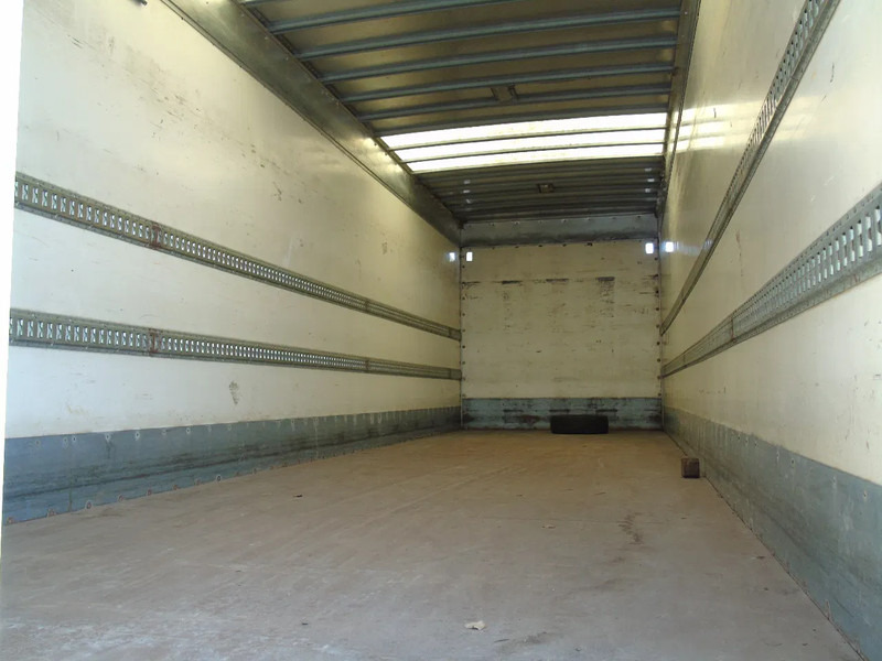 MAN L 220 + MANUAL + EURO 2 + DHOLLANDIA + 19T - Bakwagen: afbeelding 5 MAN L 220 + MANUAL + EURO 2 + DHOLLANDIA + 19T - Bakwagen: afbeelding 5