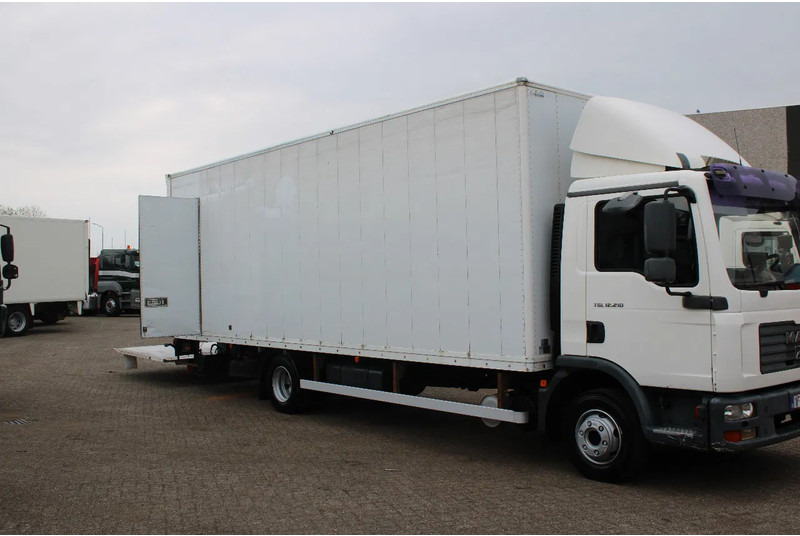 MAN TGL 12.210 + LIFT + MANUAL - Bakwagen: afbeelding 3 MAN TGL 12.210 + LIFT + MANUAL - Bakwagen: afbeelding 3