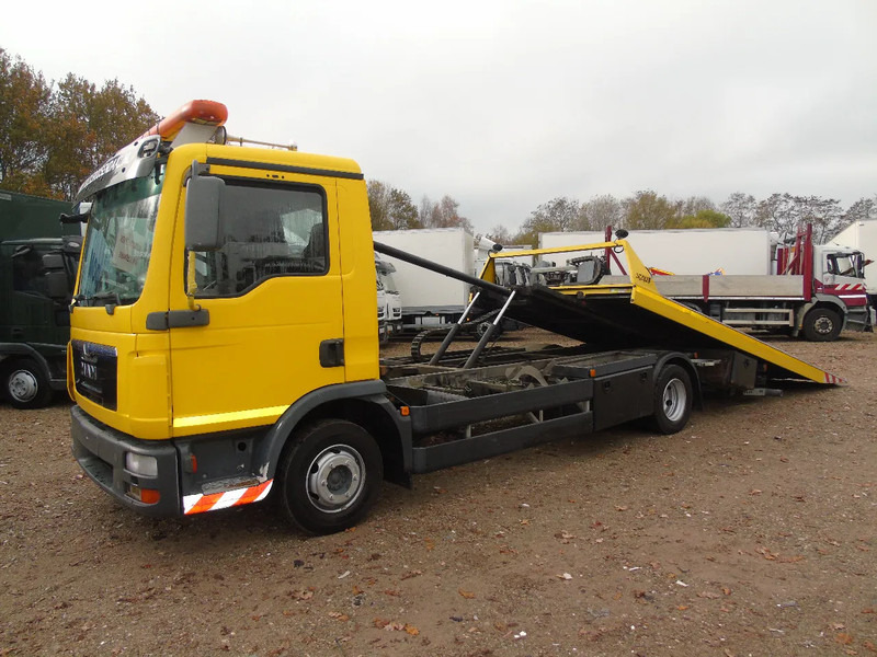 MAN TGL 8.180 + winch + MANUAL + EURO 5 + system working + platform 6 meter - Autovrachtwagen vrachtwagen: afbeelding 3 MAN TGL 8.180 + winch + MANUAL + EURO 5 + system working + platform 6 meter - Autovrachtwagen vrachtwagen: afbeelding 3