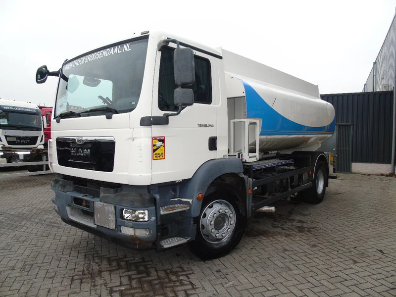 MAN TGM 18.290 + 14.000 liter + pump/meter complete + 4 compartments + euro 5 - Tankwagen: afbeelding 3 MAN TGM 18.290 + 14.000 liter + pump/meter complete + 4 compartments + euro 5 - Tankwagen: afbeelding 3
