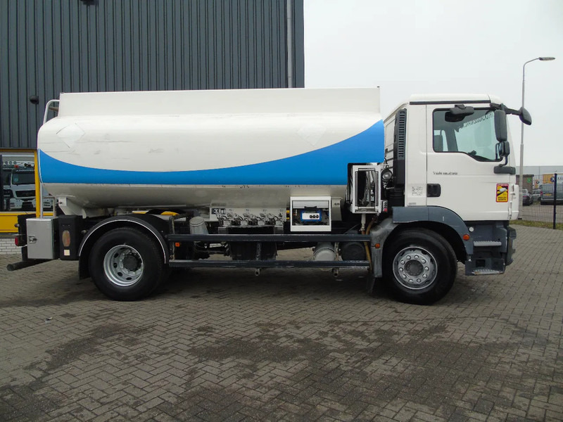 MAN TGM 18.290 + 14.000 liter + pump/meter complete + 4 compartments + euro 5 - Tankwagen: afbeelding 2 MAN TGM 18.290 + 14.000 liter + pump/meter complete + 4 compartments + euro 5 - Tankwagen: afbeelding 2