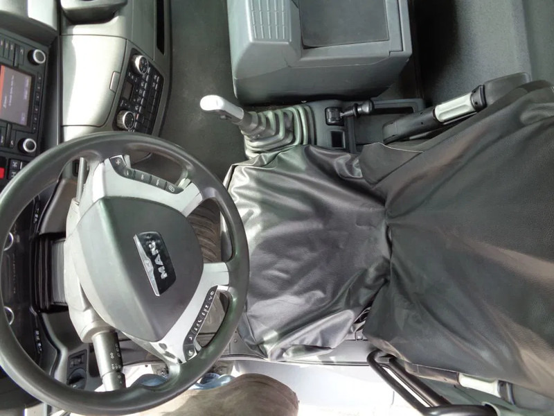 MAN TGS 33.440 + Manual + Hook system + Euro 6 + 6X4 + Discounted from 69.500,- - Haakarmsysteem vrachtwagen: afbeelding 5 MAN TGS 33.440 + Manual + Hook system + Euro 6 + 6X4 + Discounted from 69.500,- - Haakarmsysteem vrachtwagen: afbeelding 5