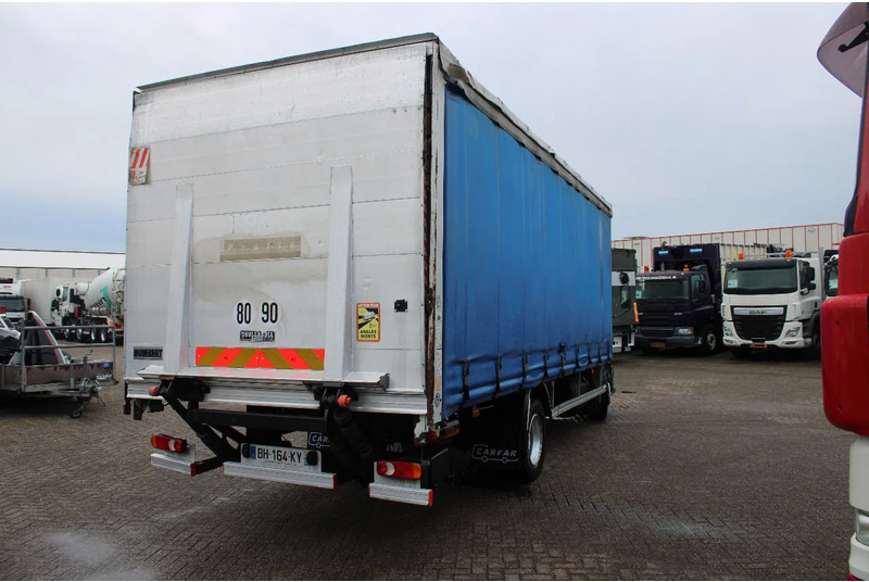 Renault Midlum 220 + MANUAL + LIFT + 12T - Schuifzeilen vrachtwagen: afbeelding 5 Renault Midlum 220 + MANUAL + LIFT + 12T - Schuifzeilen vrachtwagen: afbeelding 5