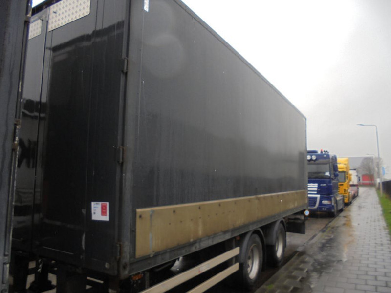 Gesloten aanhangwagen Renders RMAC 9.9 + 2 AXLE + Combi: afbeelding 10