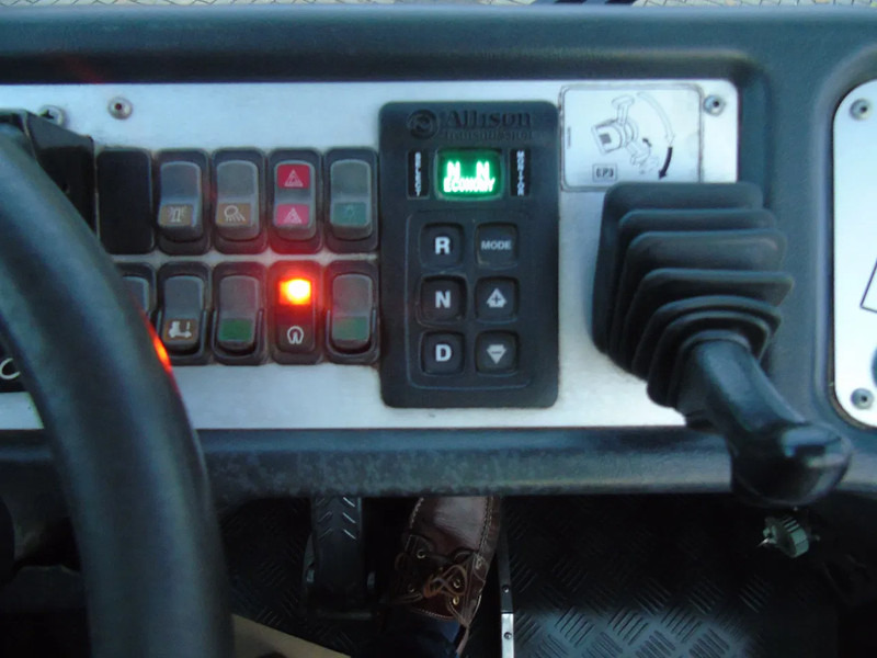 Terberg YT 182 fully funtion + perfect - Terminal trekker: afbeelding 5 Terberg YT 182 fully funtion + perfect - Terminal trekker: afbeelding 5