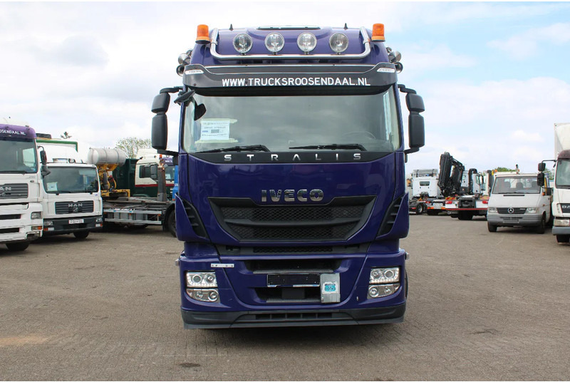 Iveco Stralis 460 + 6X2 + RETARDER + EURO 6 + SPOILERS - Trekker: afbeelding 4 Iveco Stralis 460 + 6X2 + RETARDER + EURO 6 + SPOILERS - Trekker: afbeelding 4