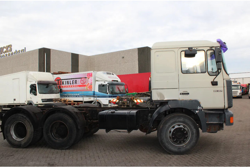 MAN F 26.364 + 6X4 + BIG AXLE + EURO 2 + MANUAL - Trekker: afbeelding 2 MAN F 26.364 + 6X4 + BIG AXLE + EURO 2 + MANUAL - Trekker: afbeelding 2