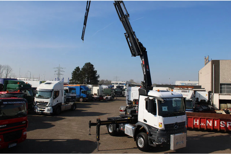 Mercedes-Benz Arocs 2051 + 4X4 + HIAB 302 E6 / JIB 70 X 4 + 10 EXTENTSIONS / NEW!! - Trekker: afbeelding 3 Mercedes-Benz Arocs 2051 + 4X4 + HIAB 302 E6 / JIB 70 X 4 + 10 EXTENTSIONS / NEW!! - Trekker: afbeelding 3