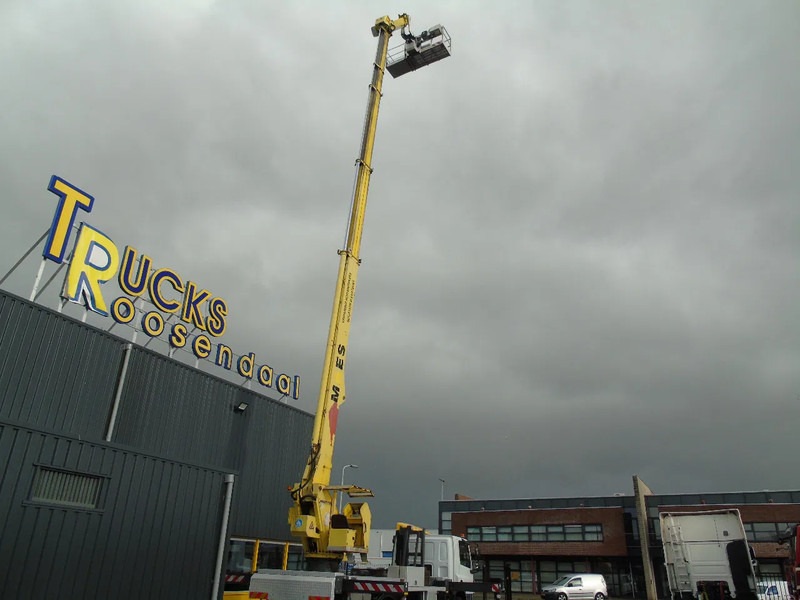 DAF CF 65.280 + 33 METER + big platform persons /400kg - Vrachtwagen: afbeelding 4 DAF CF 65.280 + 33 METER + big platform persons /400kg - Vrachtwagen: afbeelding 4