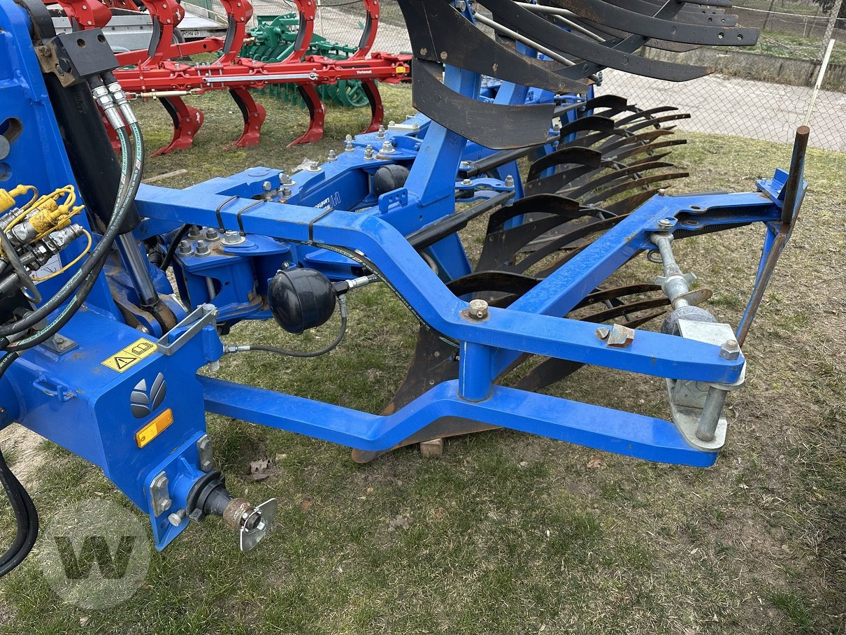 New Holland PHVH 4+1 - Ploeg: afbeelding 3 New Holland PHVH 4+1 - Ploeg: afbeelding 3