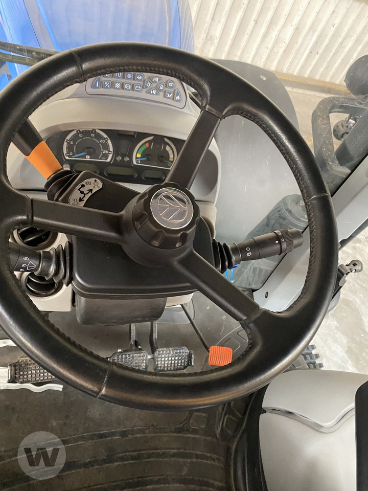 New Holland T 7.245 AC StageV - Tractor: afbeelding 4 New Holland T 7.245 AC StageV - Tractor: afbeelding 4