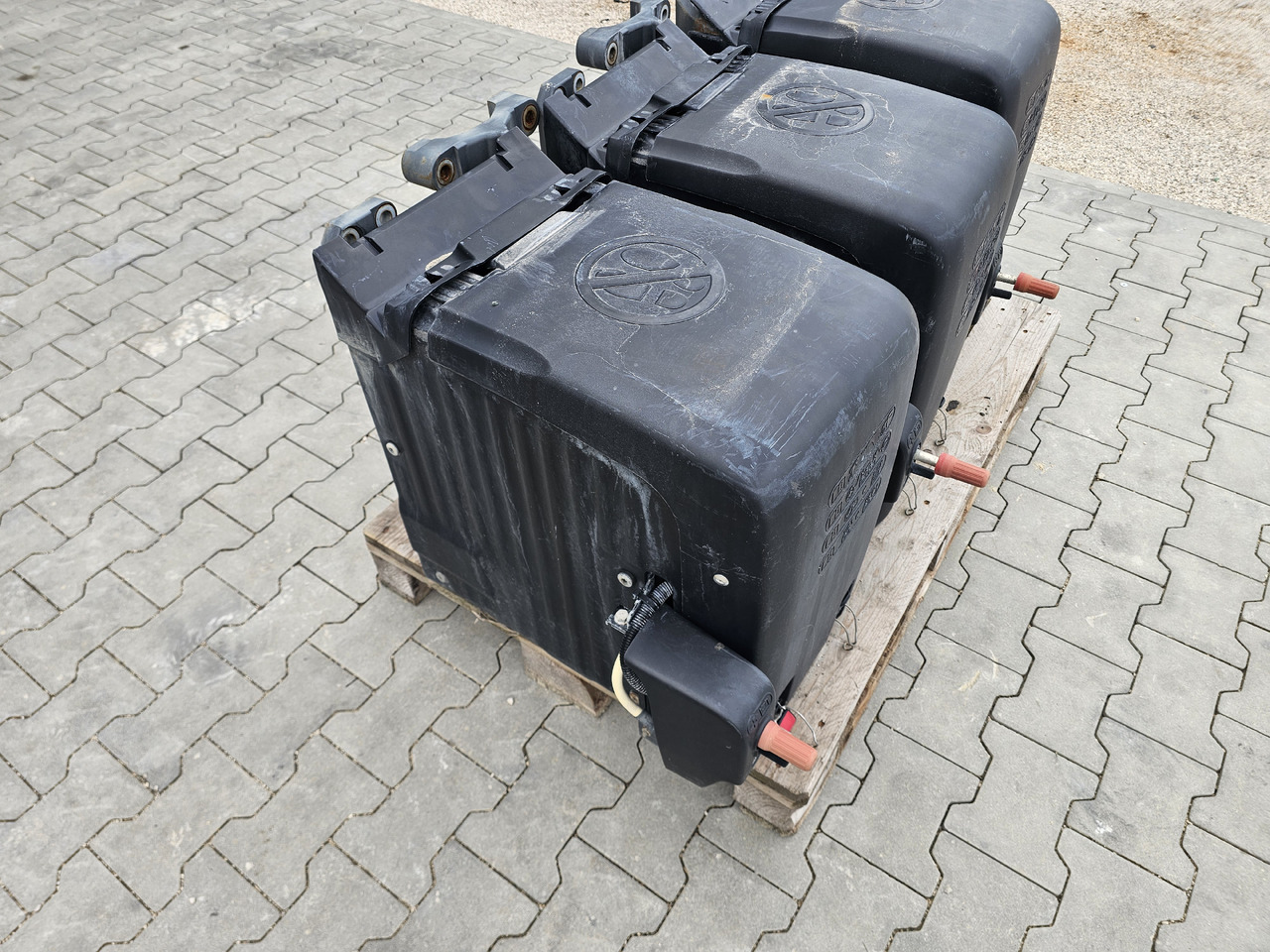 DAF XF106 EURO 6 / VERTICAL BATTERY BOX - Batterij: afbeelding 2 DAF XF106 EURO 6 / VERTICAL BATTERY BOX - Batterij: afbeelding 2