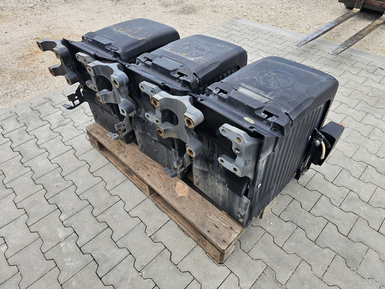 DAF XF106 EURO 6 / VERTICAL BATTERY BOX - Batterij: afbeelding 3 DAF XF106 EURO 6 / VERTICAL BATTERY BOX - Batterij: afbeelding 3