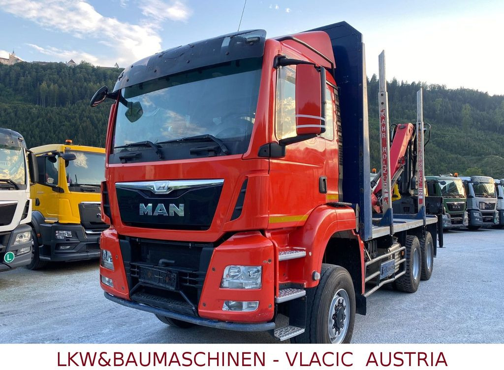 MAN TGS Holztransporter mit Kran Palfinger MAN TGS 33.480 6x6Holztransporter mit Kran Palfinger - Houttransport, Kraanwagen: afbeelding 1 MAN TGS Holztransporter mit Kran Palfinger MAN TGS 33.480 6x6Holztransporter mit Kran Palfinger - Houttransport, Kraanwagen: afbeelding 1