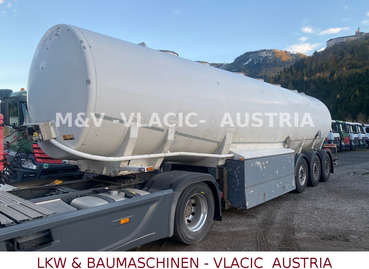 Schwarzmüller Benzin / Diesel 43000L 6Kammer Peillstab - Tankoplegger: afbeelding 1 Schwarzmüller Benzin / Diesel 43000L 6Kammer Peillstab - Tankoplegger: afbeelding 1