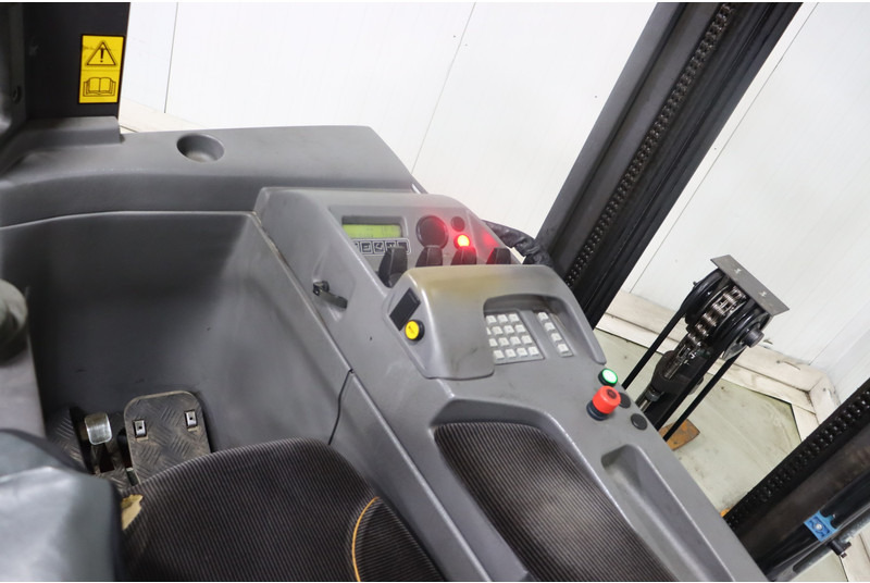 Nissan UNS140DTFVRC540 - Reach truck: afbeelding 2 Nissan UNS140DTFVRC540 - Reach truck: afbeelding 2