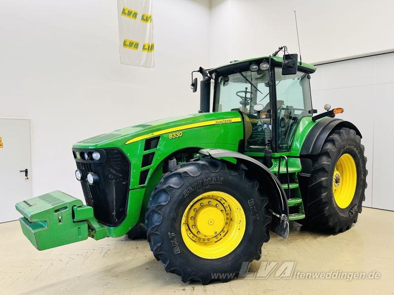 John Deere 8330 PowerShift - Tractor: afbeelding 4 John Deere 8330 PowerShift - Tractor: afbeelding 4