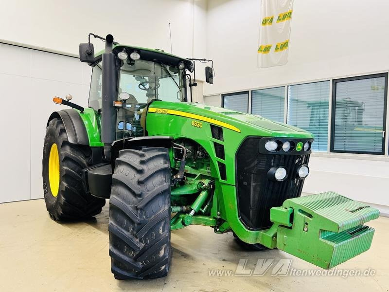 John Deere 8330 PowerShift - Tractor: afbeelding 2 John Deere 8330 PowerShift - Tractor: afbeelding 2