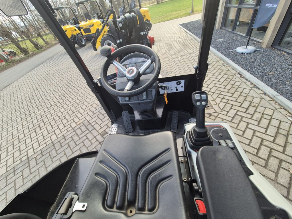 Kniklader MANITOU MLA 2-25H miniloader: afbeelding 8 Kniklader MANITOU MLA 2-25H miniloader: afbeelding 8