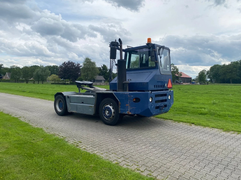 Sisu E TRX 182 | HYDROLIC | CENTRAL LUBRIGATION | NO RUST !!! - Terminal trekker: afbeelding 2 Sisu E TRX 182 | HYDROLIC | CENTRAL LUBRIGATION | NO RUST !!! - Terminal trekker: afbeelding 2