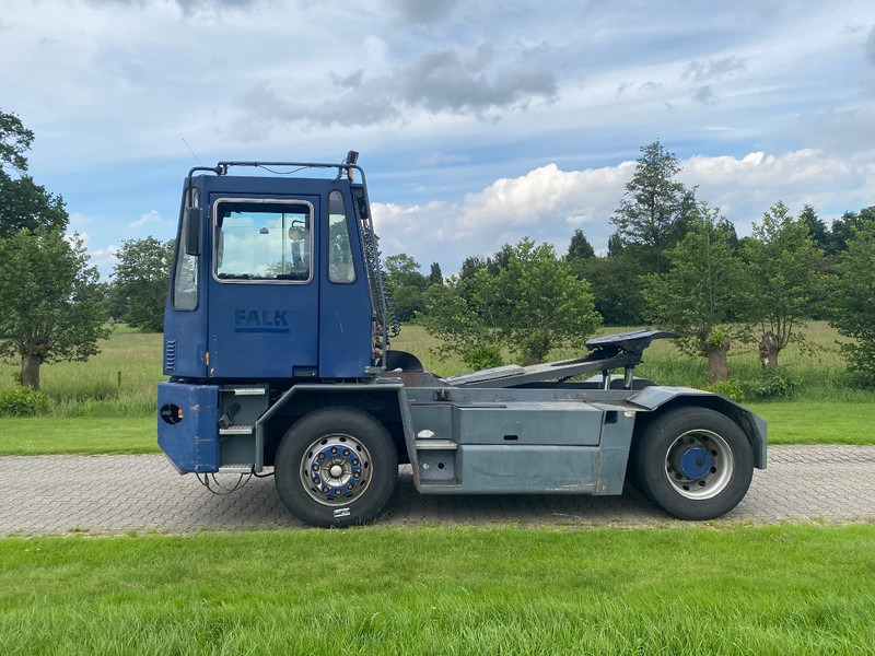 Sisu E TRX 182 | HYDROLIC | CENTRAL LUBRIGATION | NO RUST !!! - Terminal trekker: afbeelding 4 Sisu E TRX 182 | HYDROLIC | CENTRAL LUBRIGATION | NO RUST !!! - Terminal trekker: afbeelding 4
