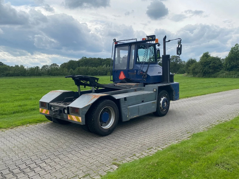 Sisu E TRX 182 | HYDROLIC | CENTRAL LUBRIGATION | NO RUST !!! - Terminal trekker: afbeelding 5 Sisu E TRX 182 | HYDROLIC | CENTRAL LUBRIGATION | NO RUST !!! - Terminal trekker: afbeelding 5