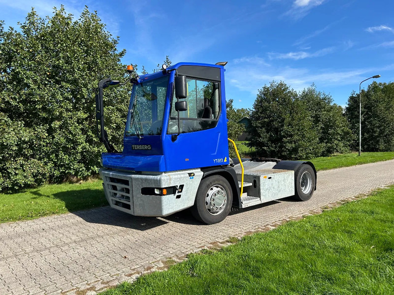 Terberg YT 223 | LOW HOURS - * 9211 *| GALVANISH CHASSIS | NEW MODEL - Terminal trekker: afbeelding 1 Terberg YT 223 | LOW HOURS - * 9211 *| GALVANISH CHASSIS | NEW MODEL - Terminal trekker: afbeelding 1