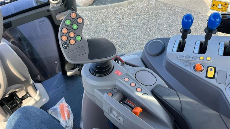 Deutz-fahr Agrotron 6205G New and Unused tractor - Tractor: afbeelding 4 Deutz-fahr Agrotron 6205G New and Unused tractor - Tractor: afbeelding 4