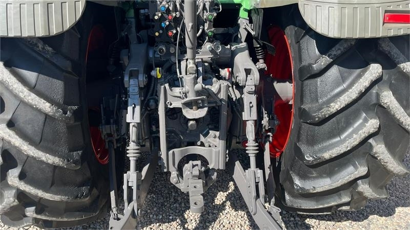 Fendt 828 Profi model. Meget flot traktor med nye fordæ - Tractor: afbeelding 2 Fendt 828 Profi model. Meget flot traktor med nye fordæ - Tractor: afbeelding 2