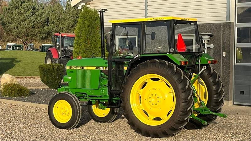 John Deere 2040 Med nye dæk hele vejen rundt - Tractor: afbeelding 5 John Deere 2040 Med nye dæk hele vejen rundt - Tractor: afbeelding 5