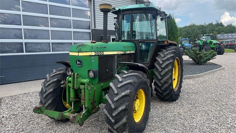 John Deere 3650 Med frontlift - Tractor: afbeelding 2 John Deere 3650 Med frontlift - Tractor: afbeelding 2