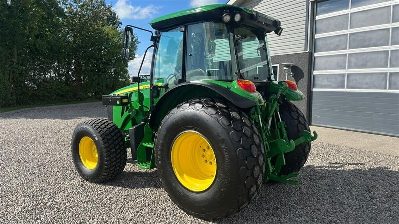 John Deere 5090 M Med græsdæk - Tractor: afbeelding 3 John Deere 5090 M Med græsdæk - Tractor: afbeelding 3