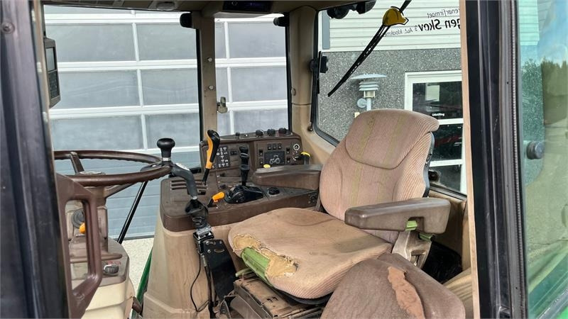 John Deere 6910 Auto Quad II-TLS Med frontlæsser - Tractor: afbeelding 5 John Deere 6910 Auto Quad II-TLS Med frontlæsser - Tractor: afbeelding 5