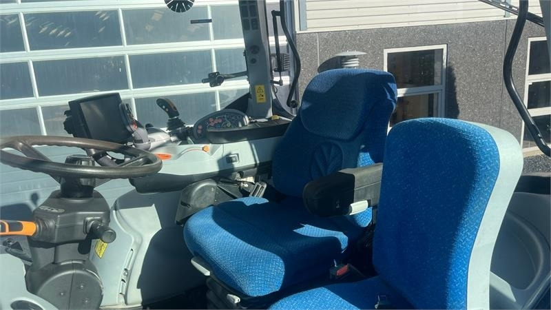 New Holland T7.270 AutoCommand med frontlift - Tractor: afbeelding 4 New Holland T7.270 AutoCommand med frontlift - Tractor: afbeelding 4
