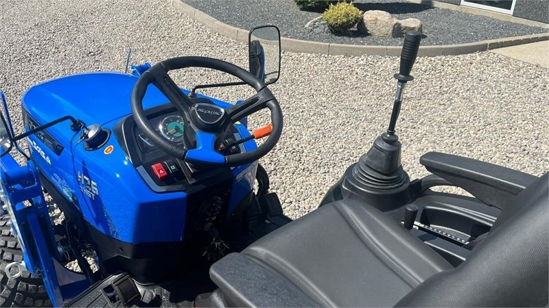 Solis H26 HST Med Frontlæsser og GardenPro dæk - Gemeentelijke tractor: afbeelding 5 Solis H26 HST Med Frontlæsser og GardenPro dæk - Gemeentelijke tractor: afbeelding 5