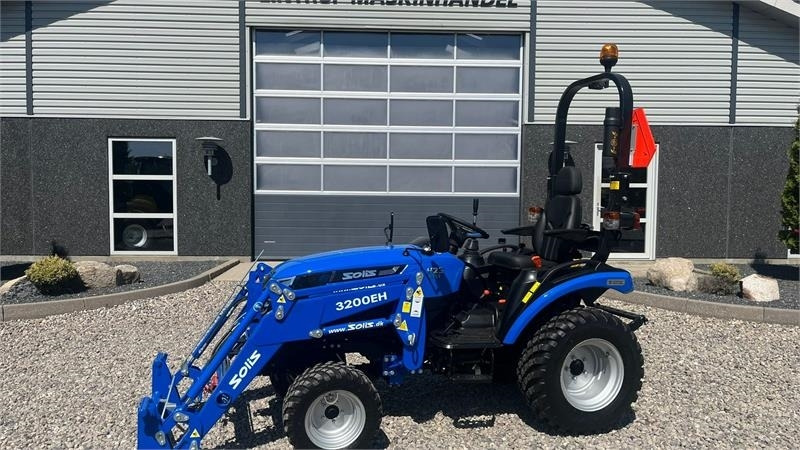 Solis H26 HST Med Frontlæsser og GardenPro dæk - Tractor: afbeelding 1 Solis H26 HST Med Frontlæsser og GardenPro dæk - Tractor: afbeelding 1